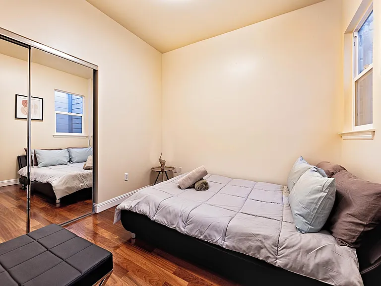 1737 Clement St — Photo 38