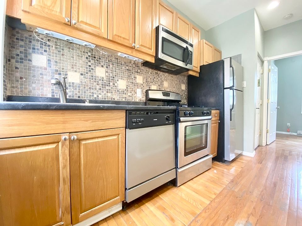 1st image of 354 W 38th St #4A