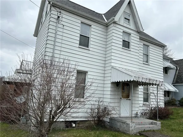 318 3rd St, Smithton, PA 15479