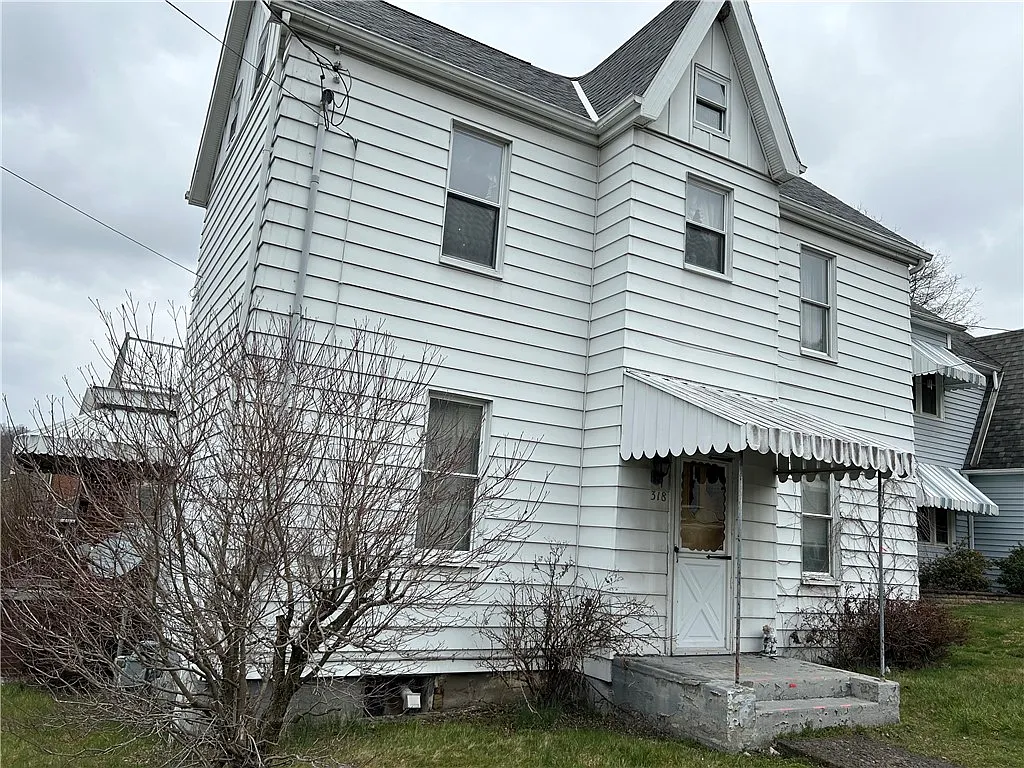 318 3rd St photo 1