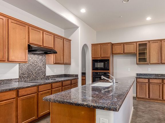 4th image of 20835 W Western Dr
