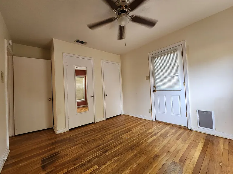 707 W Avenue J — Photo 9