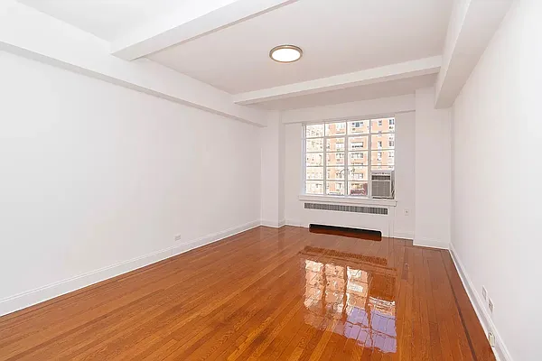 Rented by R New York | media 12