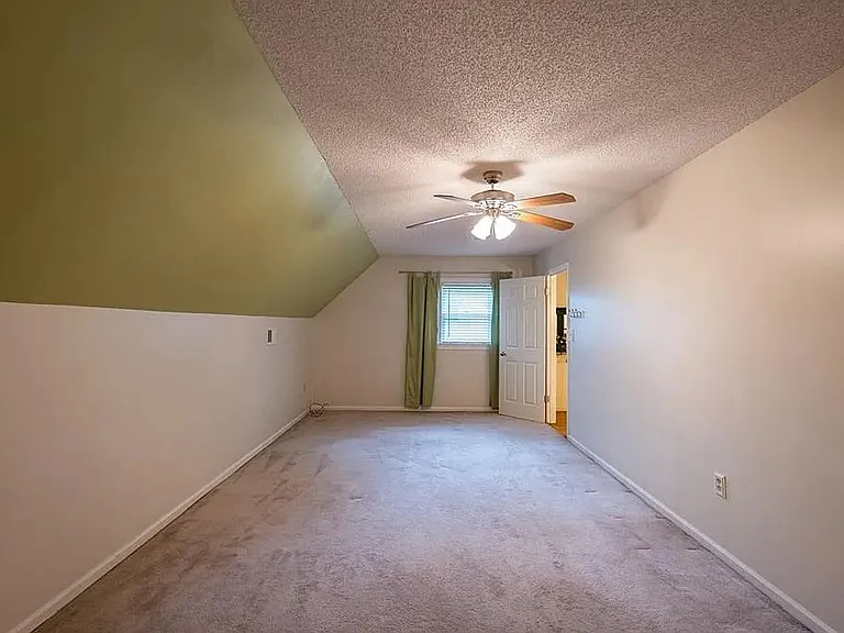 1009 Williamsburg Dr — Photo 14