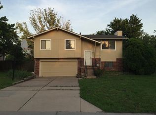 1912 N Burning Tree Rd, Derby, KS 67037