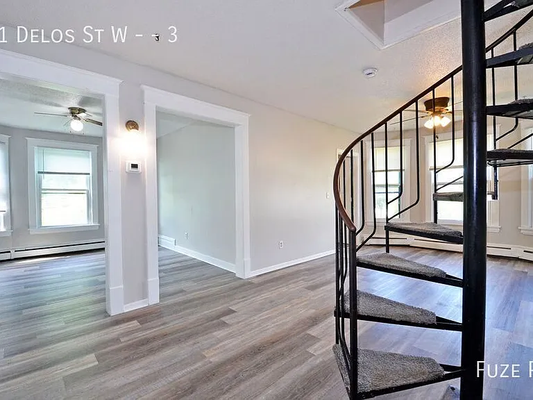 61 Delos St W #3 — Photo 6