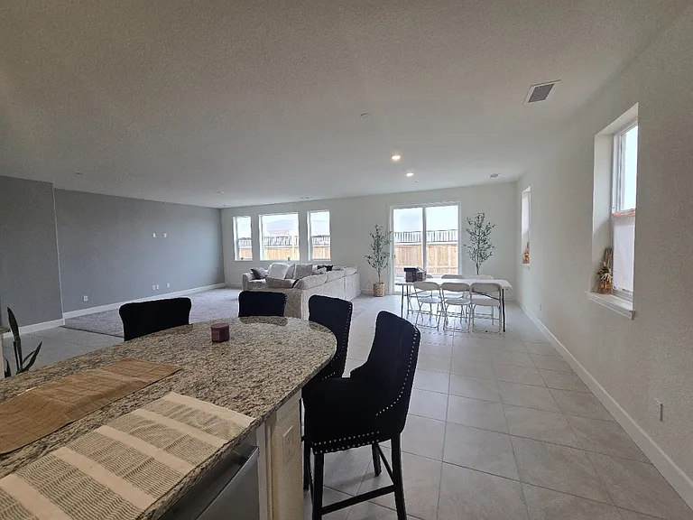 532 E Equinox Peak Ct — Photo 11