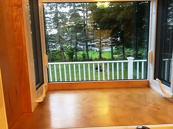 5th image of 48 Nightengale Ave