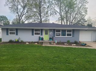 1001 Holiday Dr, Effingham, IL 62401