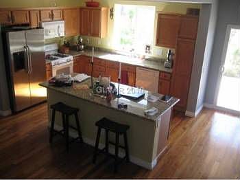 3rd image of 8060 Celina Hills St