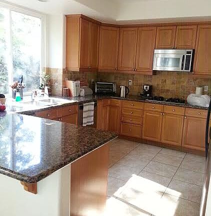 3rd image of 4458 Bellingham Ave