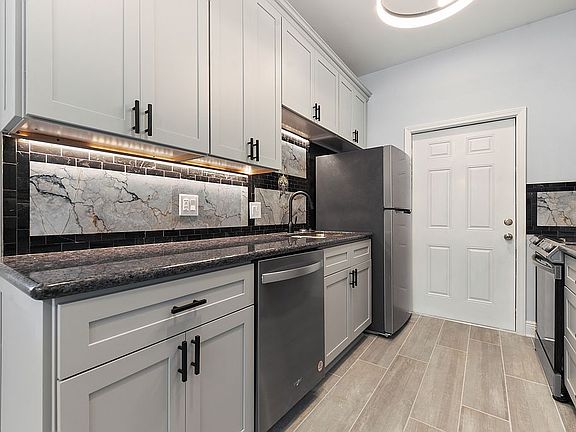 3rd image of 284 Porter Ave #1