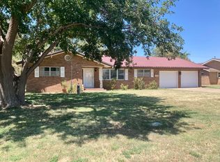 1903 Ennis St, Plainview, TX 79072