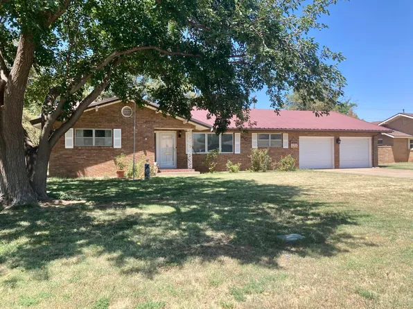 1903 Ennis St, Plainview, TX 79072