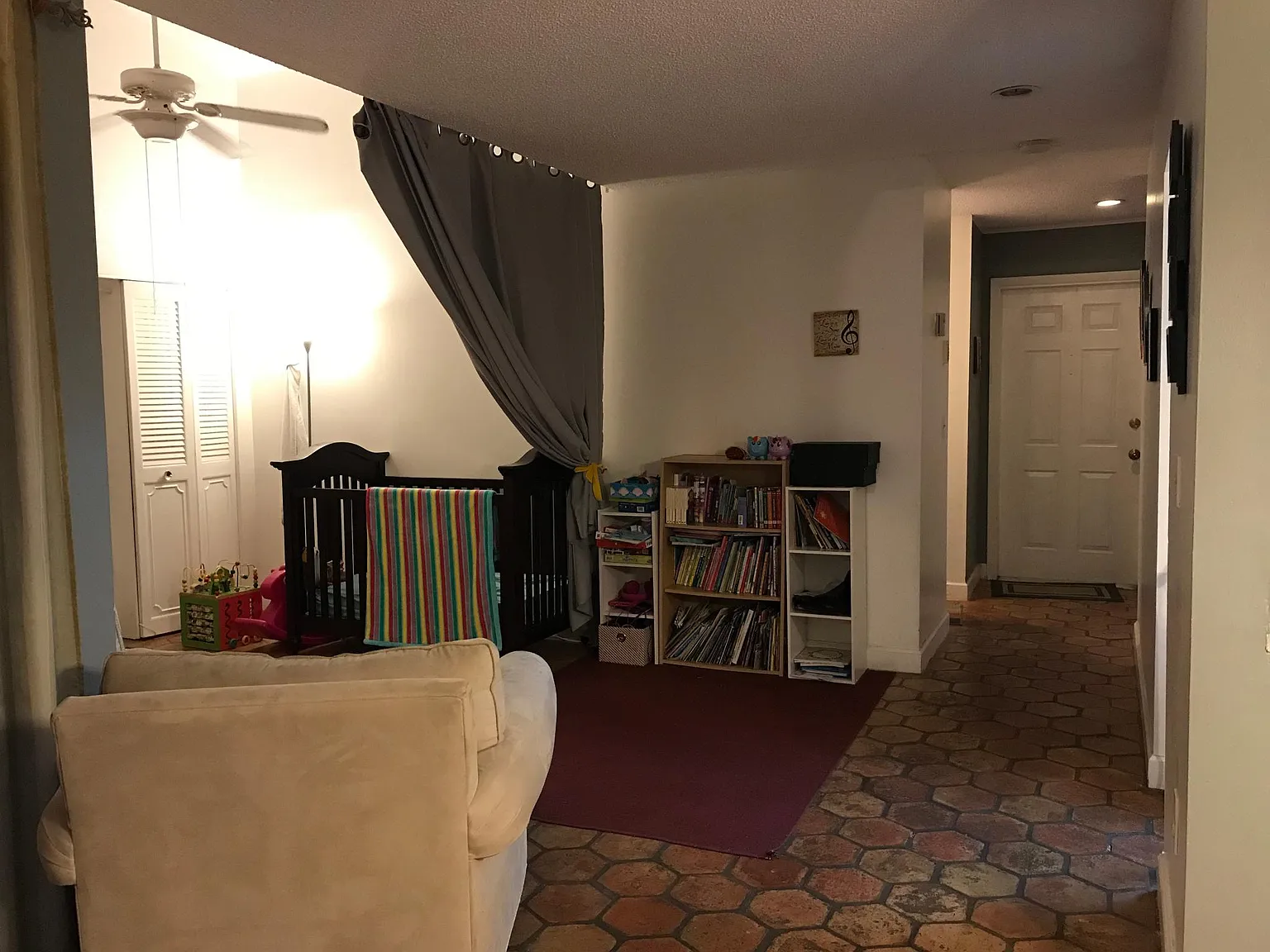 2405 N 37th Ave — Photo 4