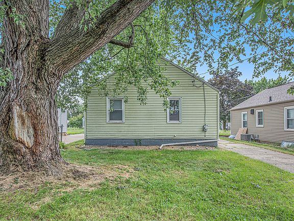 5th image of 528 Iroquois Ave