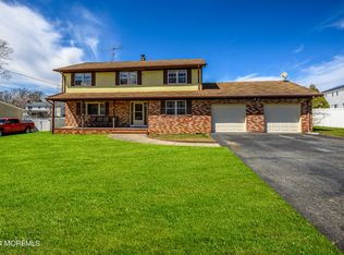 5 Windsor Rd, Howell, NJ 07731