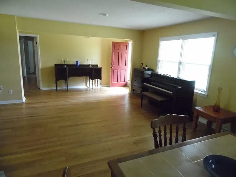 1107 Shoreview Dr — Photo 4