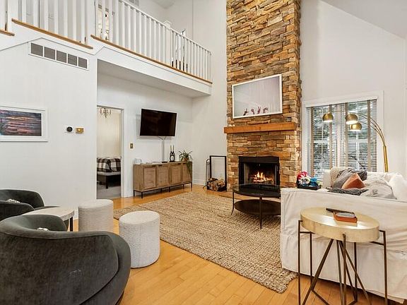 2nd image of 9942 Cottage Ln