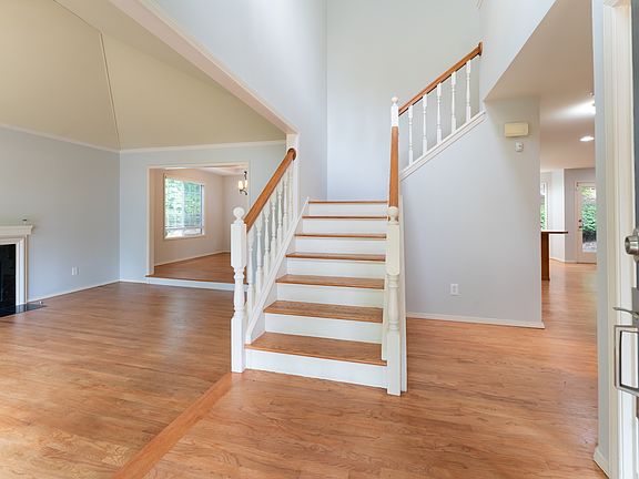 4th image of 14419 SE 18th St