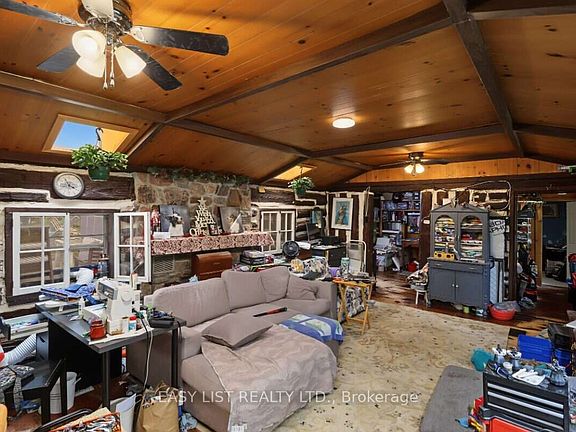 3rd image of 51 Leslie Frost Ln