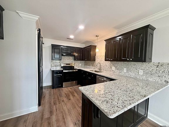 5th image of 624 N Brown Ave