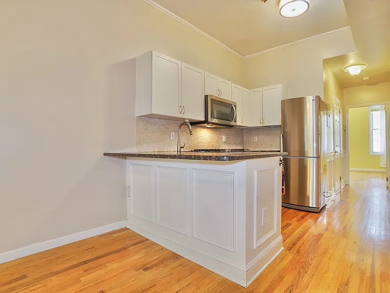 224 Madison St #1B — Photo 5