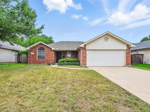 1412 Mockingbird Ln, Desoto, TX 75115