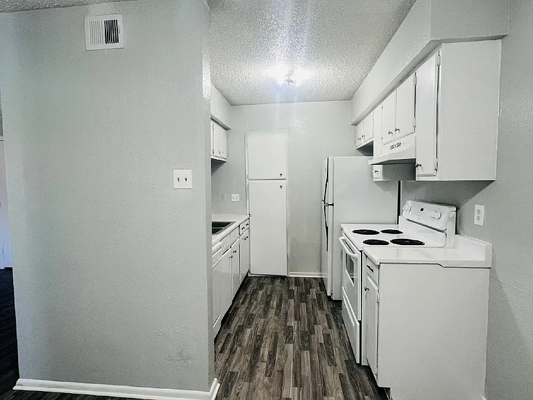 The Timbercreek Apartments — Photo 11