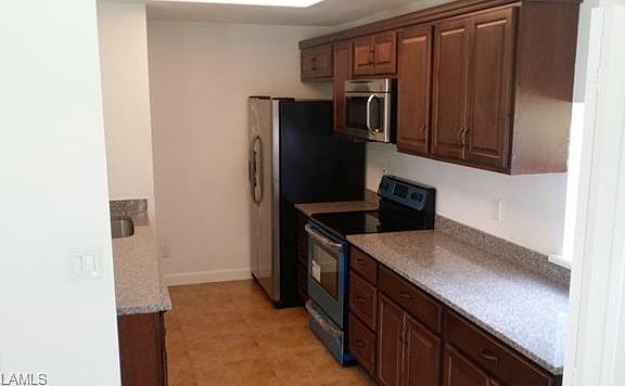 3rd image of 4007 Lee Blvd Unit 4