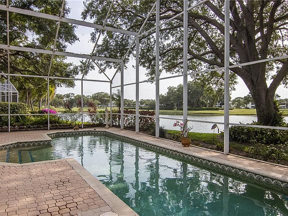 5th image of 5464 Golf Pointe Dr