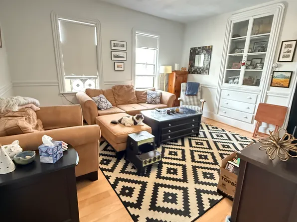 137 Derby St #3, Salem, MA 01970