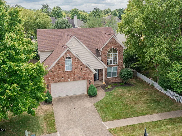 9916 Spring Gate Dr — Photo 2