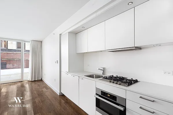 Rented by Warburg | media 8