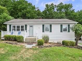 34 Cedar Ct, Newburgh, NY 12550