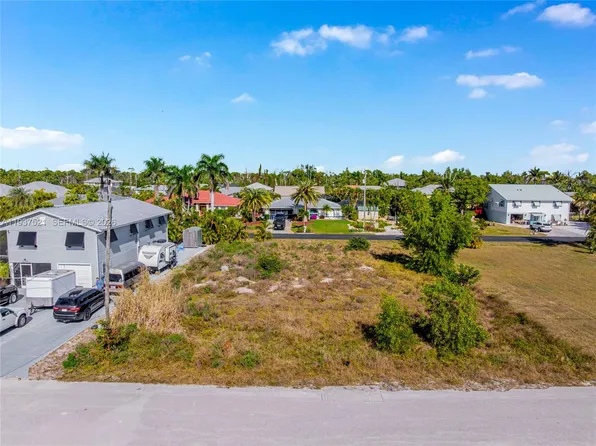 3800 Snowbird Ln, Saint James City, FL 33956