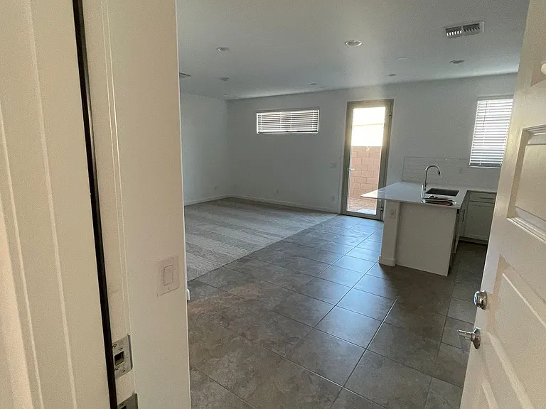 9224 W Montecito Ave — Photo 18
