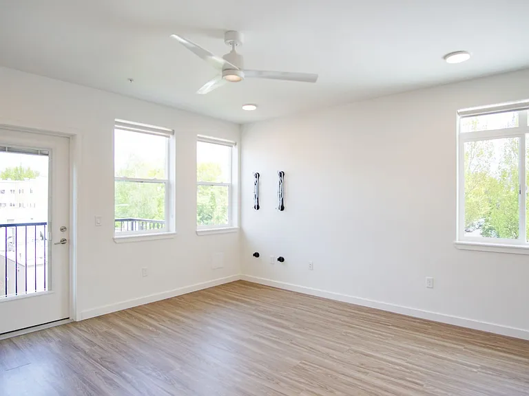 2320 N Vancouver Ave #303 — Photo 2