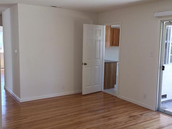 4th image of 2681 Burlingame Way