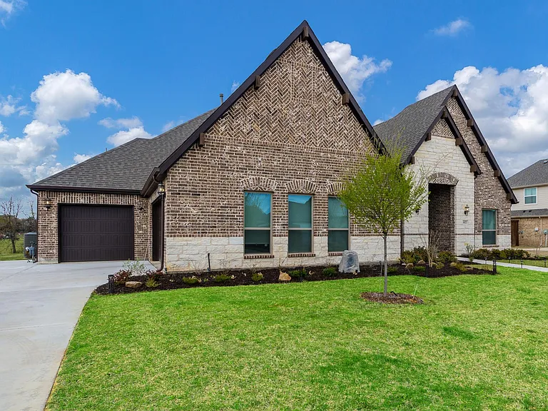 612 Ambergate Dr — Photo 5