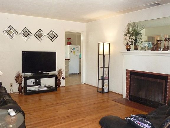 5th image of 821 Maryland Ave
