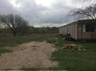 1284 El Venado Dr, Eagle Pass, TX 78852