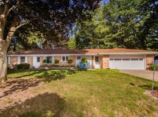 120 Country Club Rd, Holland, MI 49423