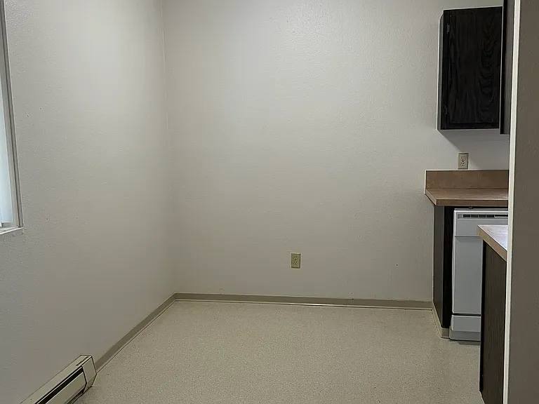1415 S. Hawthorne Dr. Apartments — Photo 7