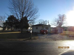 811 10th St W, Milan, IL 61264