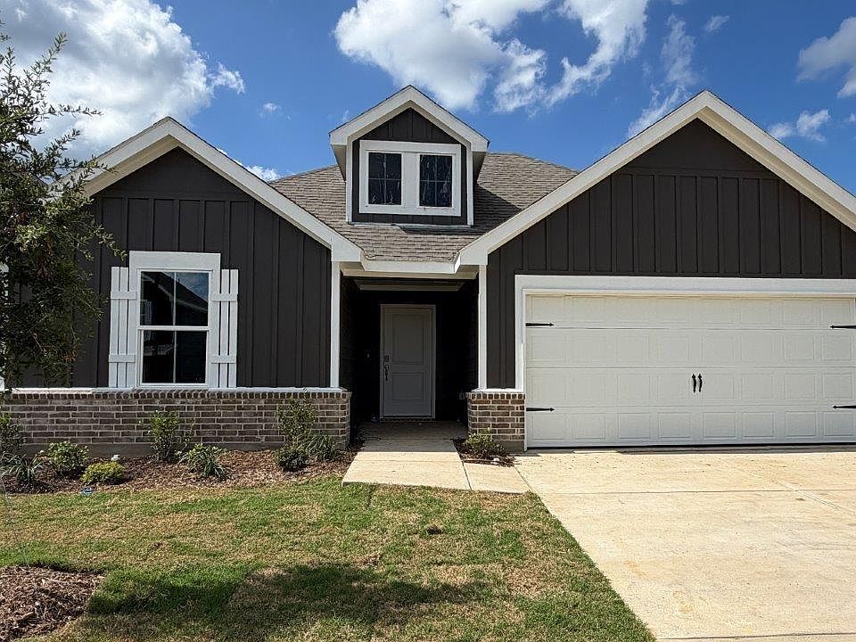 1st image of 3013 Hidden Valley Dr