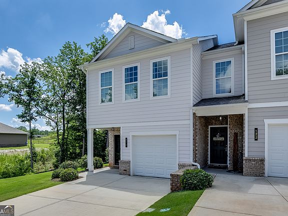 3rd image of 124 Greenview Ct