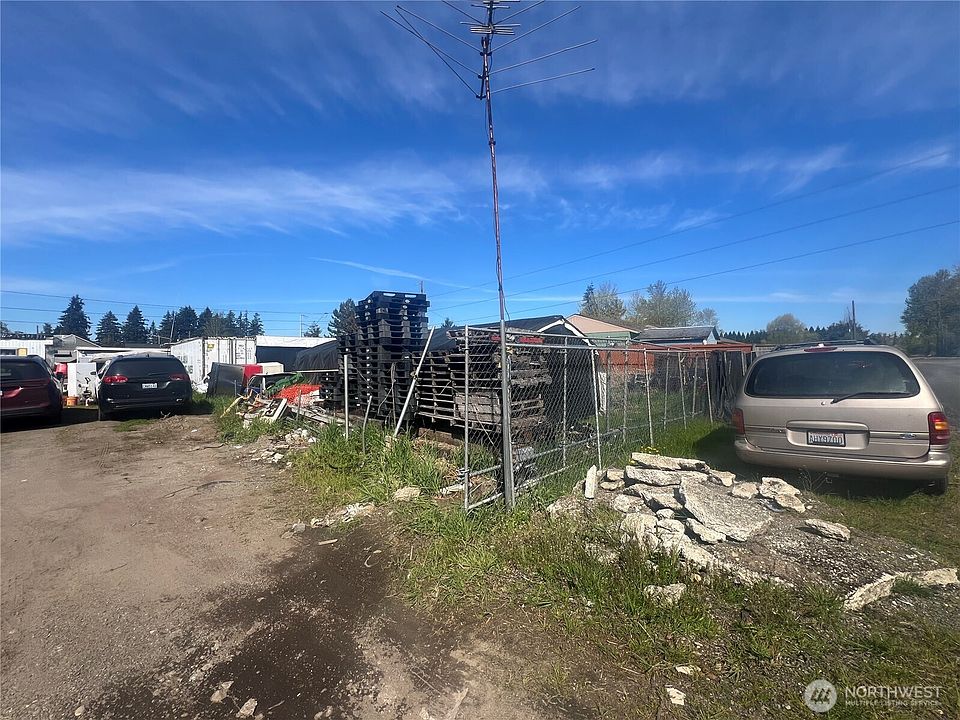 2nd image of 8516 9th Avenue Ct E