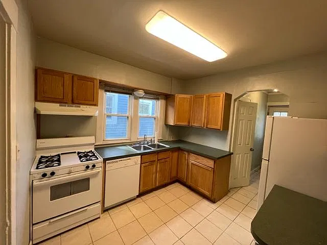121 Merriman Road — Photo 4