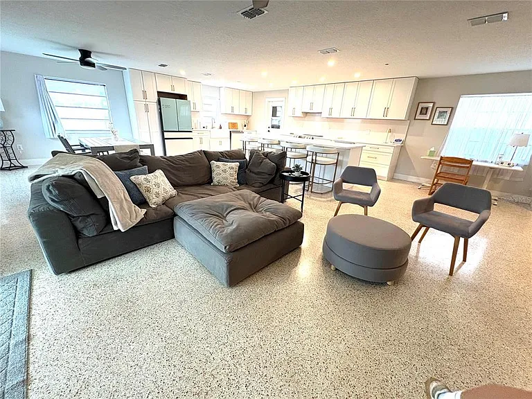 4704 Telfair Dr — Photo 3